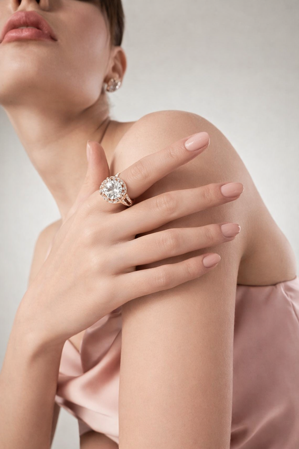 Round Shape Lab Grown Diamond Ring