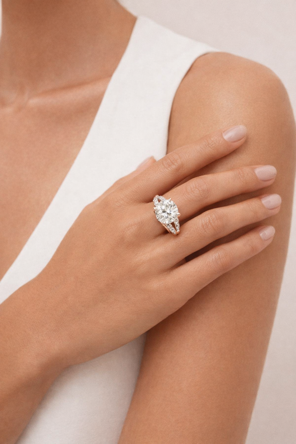Round Shape Lab Grown Diamond Ring